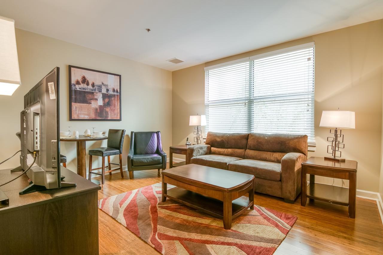 Bluebird Suites Near Autozone Park Memphis Room photo