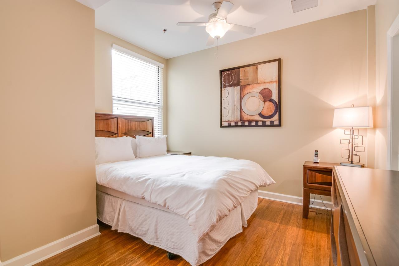 Bluebird Suites Near Autozone Park Memphis Room photo