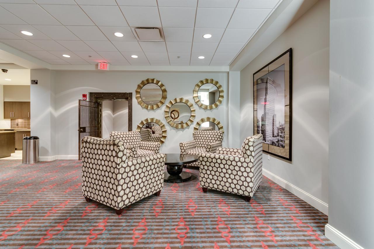Bluebird Suites Near Autozone Park Memphis Exterior photo